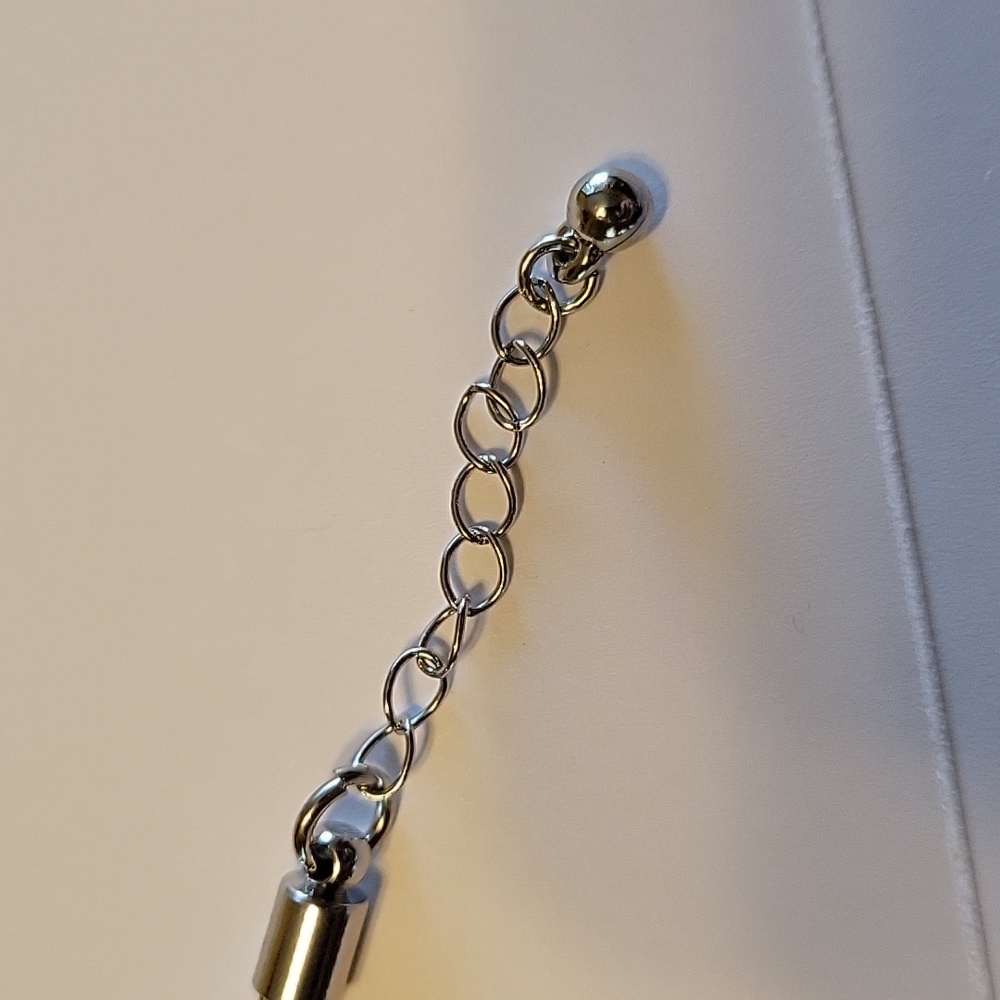 Silver chain with silver, gold, hematite & crystal beads adorn this bracelet - Picture 4 of 6